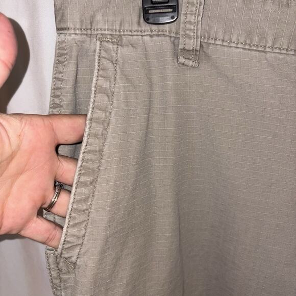 The North Face Pants Mens Khaki Cargo Size 34 Short EUC - Picture 3 of 12